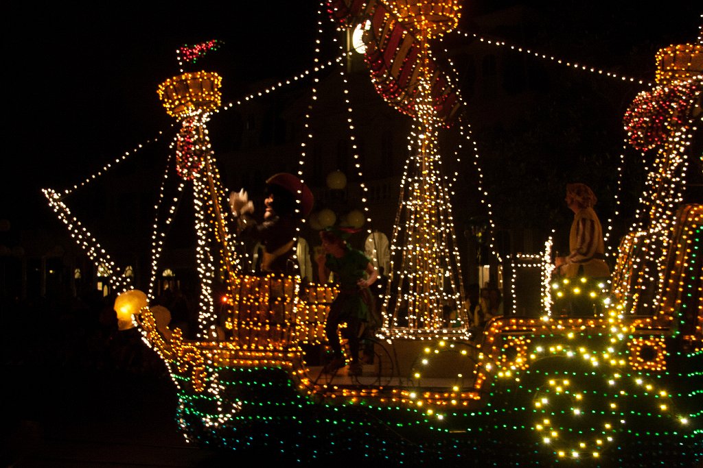 IMG_7008.jpg - Hook and Pan in the Main Street Electrical Parade.